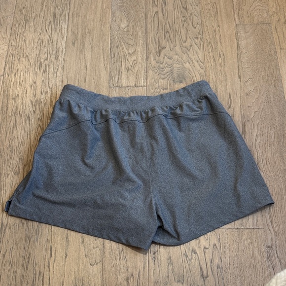 Old Navy Powersoft High Rise Go Dry Shorts Womens Size Large - Picture 4 of 5